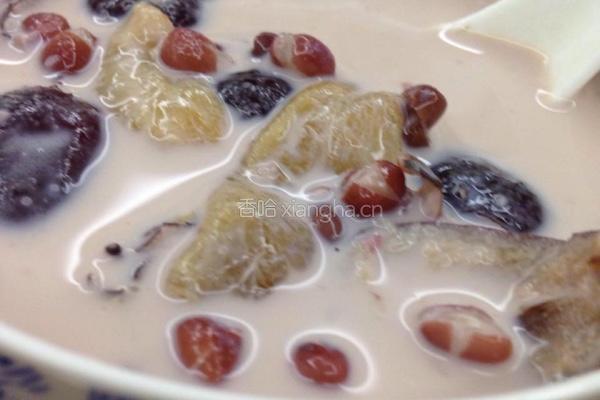红豆牛奶花胶冻的做法图解3