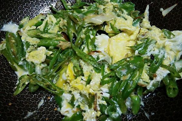 青椒炒鸡蛋的做法图解7