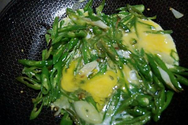 青椒炒鸡蛋的做法图解6