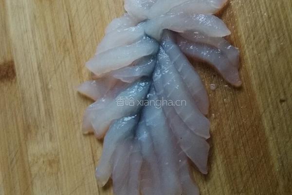 菊花鱼的做法图解1