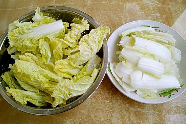 醋溜娃娃菜的做法图解1