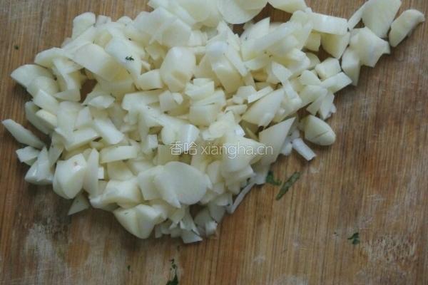 爆香榨菜花生的做法图解3