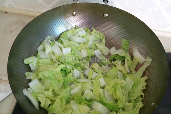 虾汤白菜豆腐的做法图解1