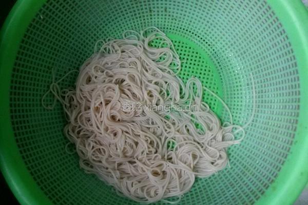 凉拌面条的做法图解4