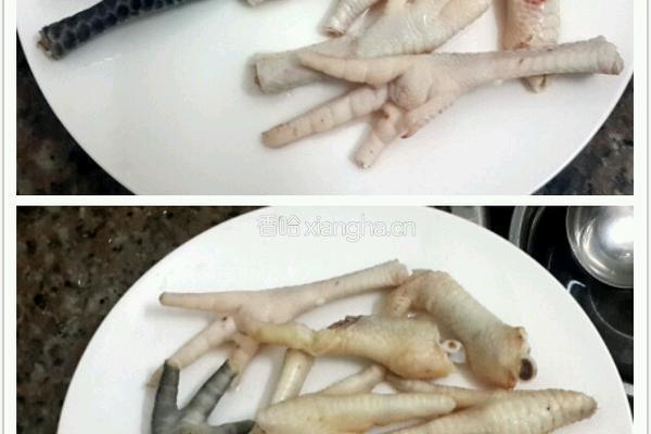 栗子花生鸡脚汤的做法图解3