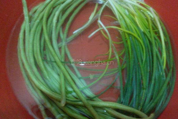 豆角腊肉炒饭的做法图解3