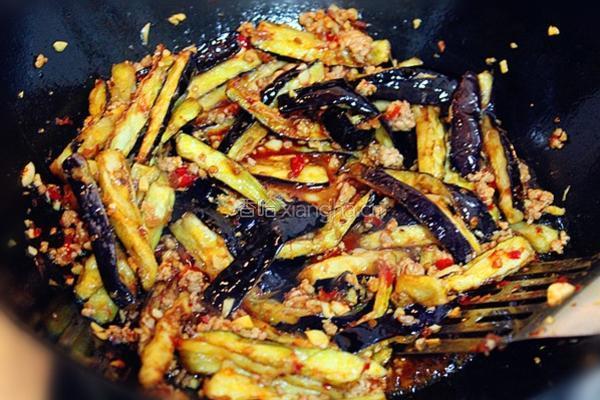 鱼香茄子的做法图解11