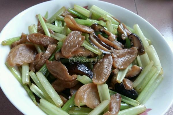 芹菜香菇炒萝卜干的做法图解9