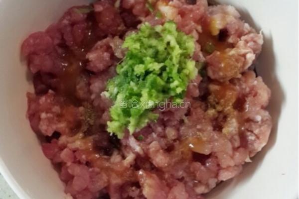 肉馅酿豆腐的做法图解1