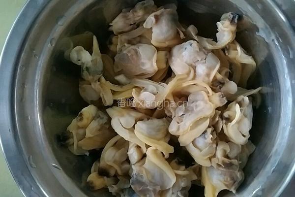 秋葵炒花蛤的做法图解2
