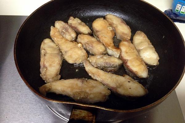 香煎草鱼片的做法图解4