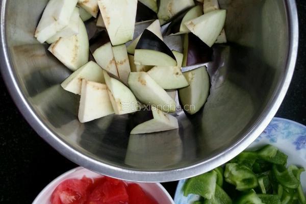 烧茄子的做法图解1