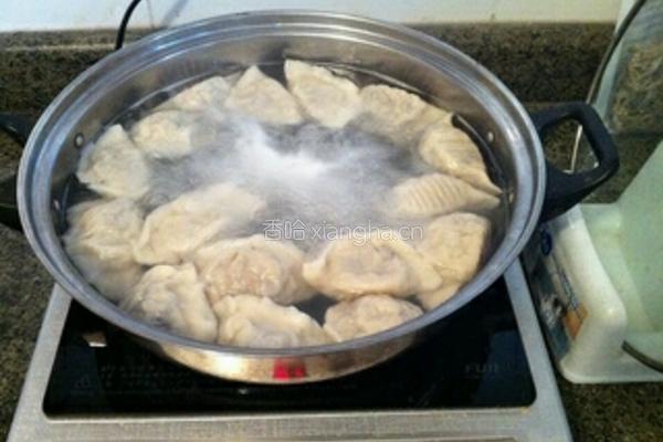 茄子素馅饺子的做法图解13