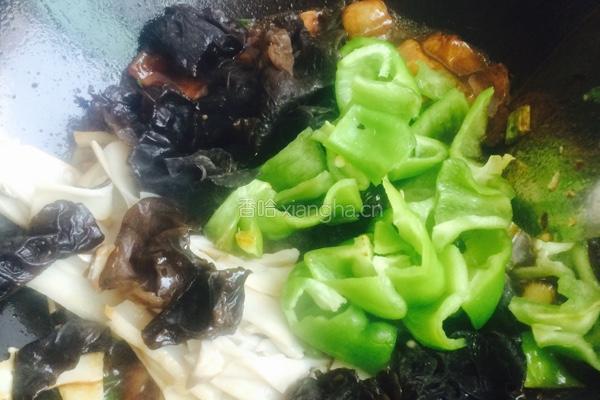 杏鲍菇小炒肉的做法图解9