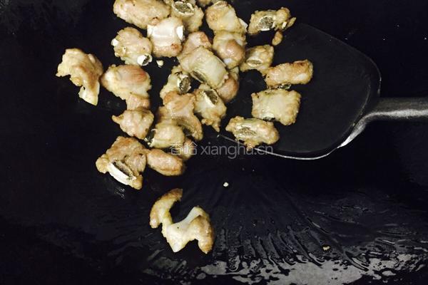 豆豉炒排骨的做法图解4