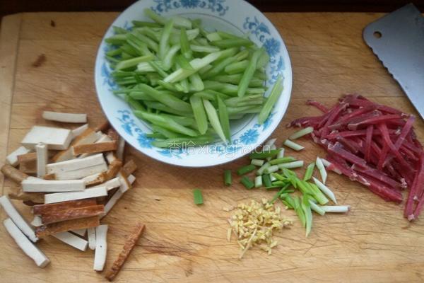 熏干芹菜的做法图解2