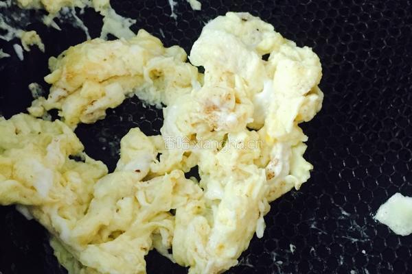素菜鸡蛋炒面的做法图解2