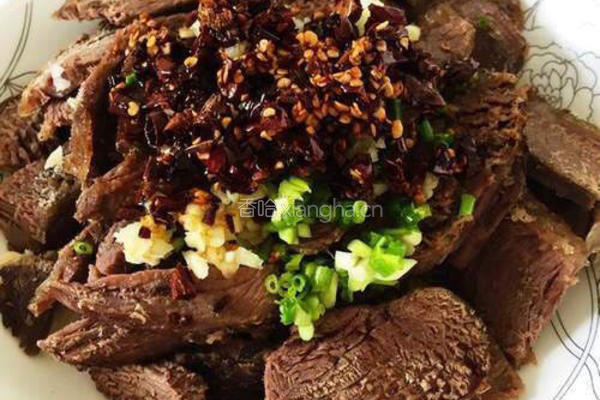 凉拌卤牛肉的做法图解1