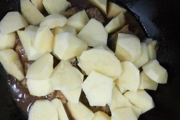 土豆炖排骨的做法图解6