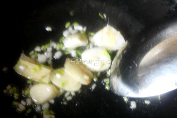 西红柿炒蟹味菇的做法图解5