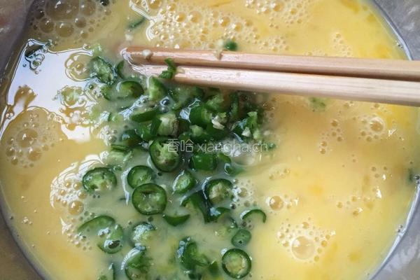 香煎鸡蛋的做法图解3