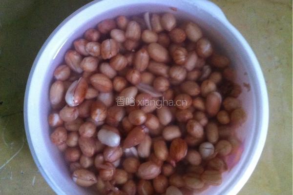 酱花生的做法图解1