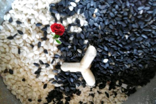 西米芝麻花生卷的做法图解5