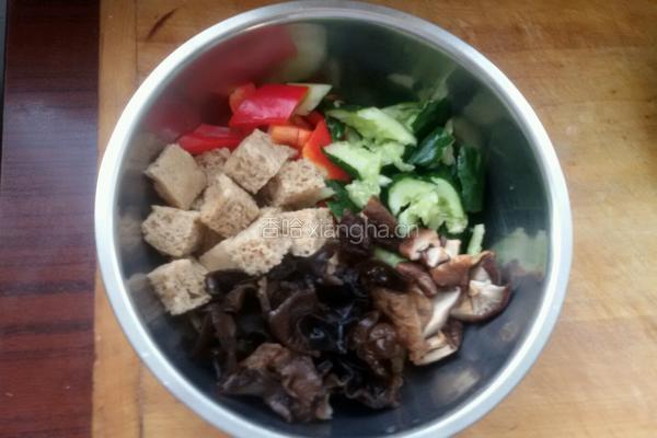 凉拌素什菌的做法图解2