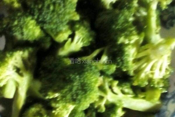 小炒西兰花的做法图解1