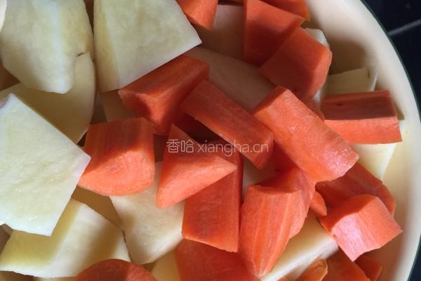 西红柿炖牛腩的做法图解4