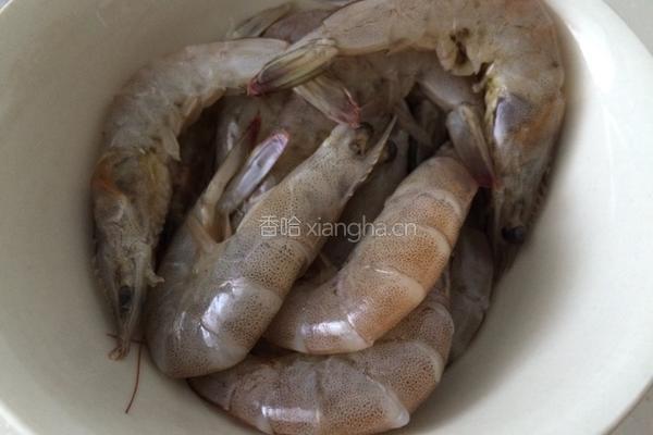 油焖虾的做法图解1
