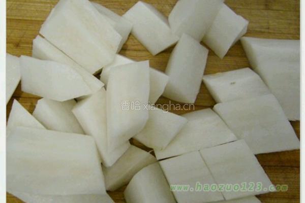 玉米排骨汤。的做法图解2