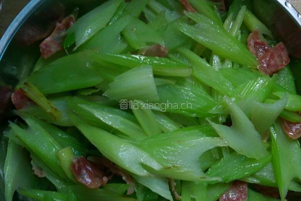芹菜炒腊味