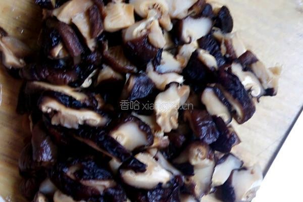 香菇胡萝卜肉丝饭的做法图解2