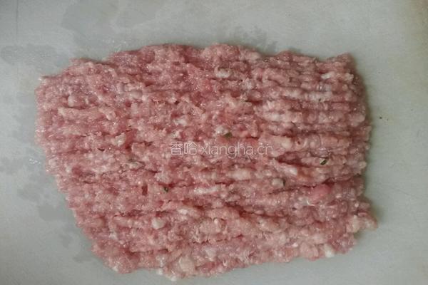 香菇小馄饨的做法图解1