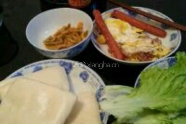 荷叶饼夹鸡蛋的做法图解3