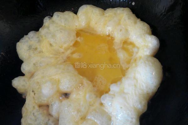 鸡蛋苦瓜片的做法图解4