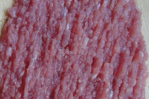 猪肉芹菜饺子的做法图解3