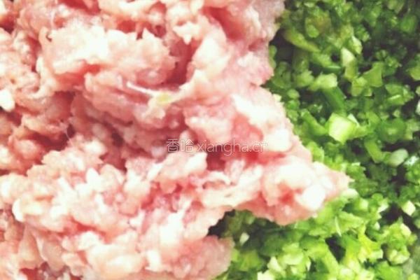 猪肉芹菜饺子的做法图解7