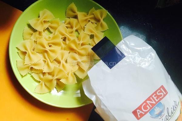 经典蝴蝶肉酱意大利面的做法图解3