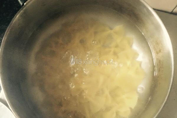 经典蝴蝶肉酱意大利面的做法图解5