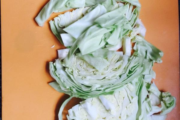 包菜肉末蛋炒饭的做法图解1
