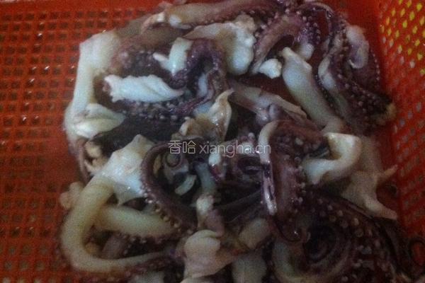 椒盐鱿鱼须的做法图解2