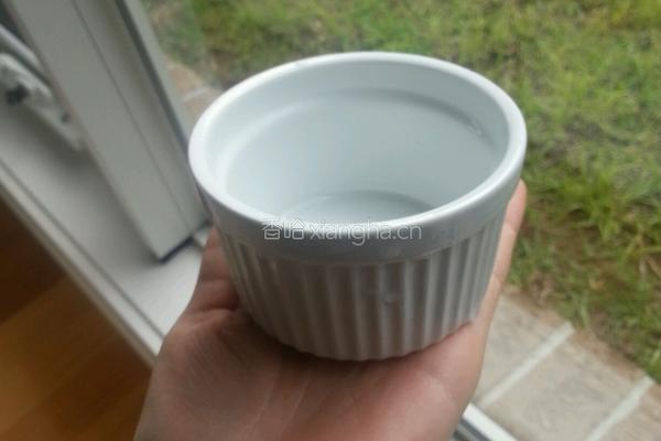 Vanilla Soufflé.法式甜点 - 香草梳芙蕾 的做法图解1