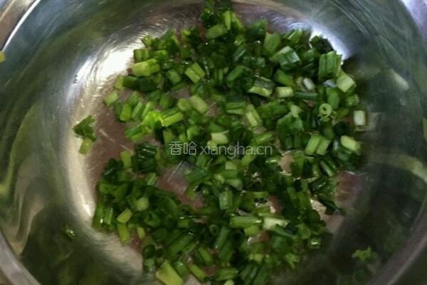 虾仁鸡蛋卷的做法图解3