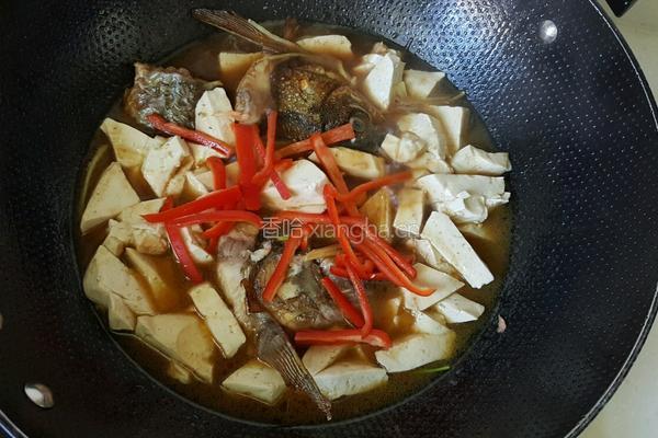 鱼头炖豆腐的做法图解7
