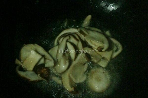 香菇炒上海青的做法图解3