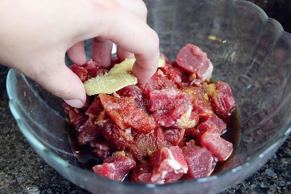 年夜饭_香辣土豆牛肉的做法图解3