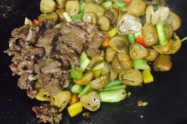 草菇炒牛肉的做法图解9
