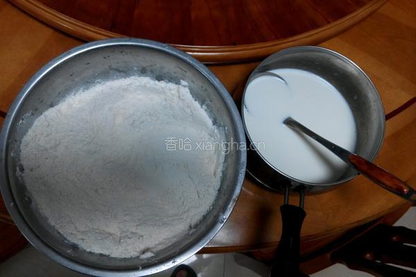 红绿豆奶香包的做法图解1